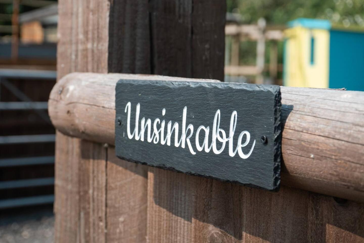 Swallowfield Glamping-Unsinkable Yeovil Esterno foto